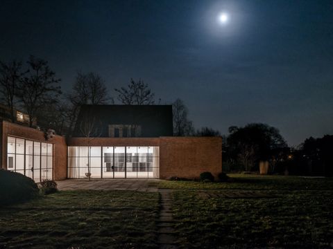 Bildvergrößerung: Mies van der Rohe Haus bei Nacht