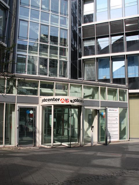 Bildvergrößerung: Jobcenter Berlin Neukölln Eingang