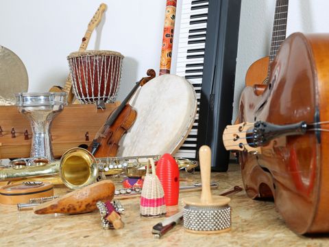 Viele_Musikinstrumente 