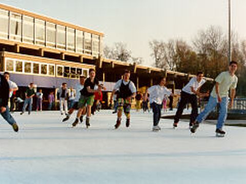 Eisläufer im Eisstadion Wilmersdorf