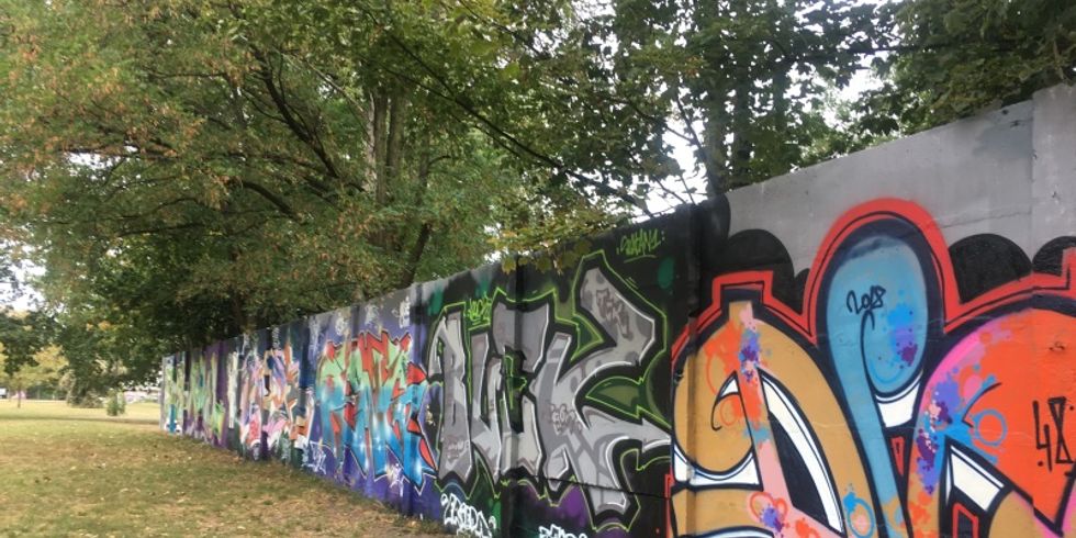 Workshop und Spaziergang an der Berliner Mauer in Treptow
