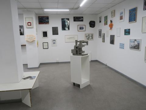 Alles-3-Ausstellung-studio-Hochhaus