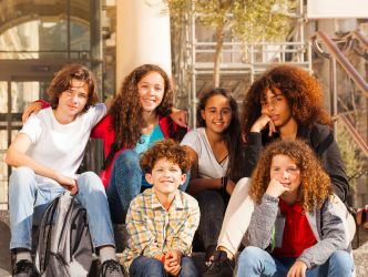 Gruppe von Kids und Teens