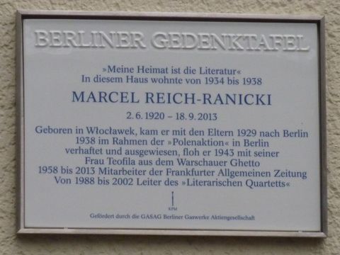 Bildvergrößerung: Gedenktafel für Marcel Reich-Ranicki, 13.9.2104, Foto: KHMM