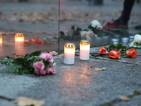 9. November 2023: Gedenkveranstaltung an der Spiegelwand Steglitz