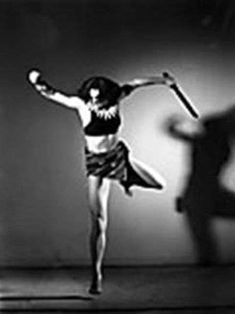 Bildvergrößerung: Die Tänzerin Oda Schottmüller tanzt „Traumjagd“