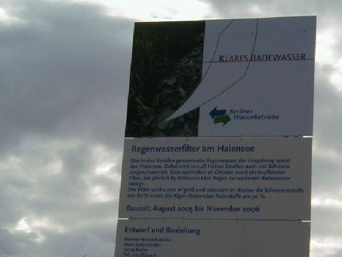 Foto vom Baustellenschild der Bodenfilteranlage Halensee (Oktober 2005)