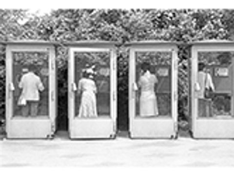 Bildvergrößerung: Telefonzellen in der DDR, 1985