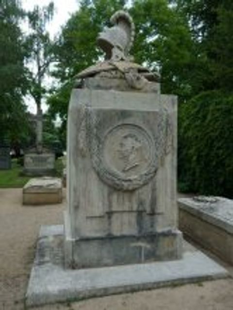 Bildvergrößerung: Grabmal Diezelsky Invaliden-Friedhof Berlin
