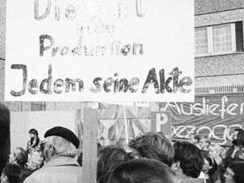 Die zweite Besetzung der Stasi-Zentrale