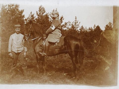 Bildvergrößerung: Dr. Simson als Militärarzt im Ersten Weltkrieg. Aufnahme von 1915