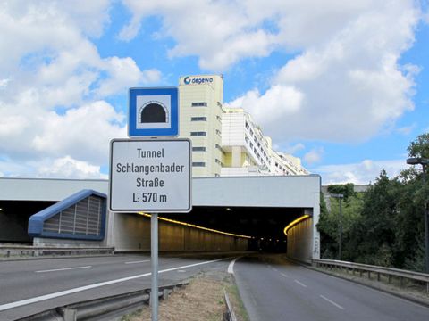 Tunnel Schlangenbader Straße Portalansicht