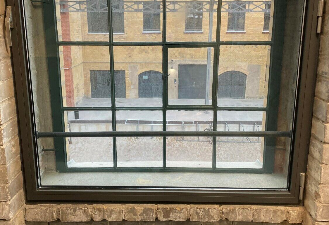 Historisches Stahlfenster ertüchtigt mit Innenflügel und Bauteiltemperierung, 2022