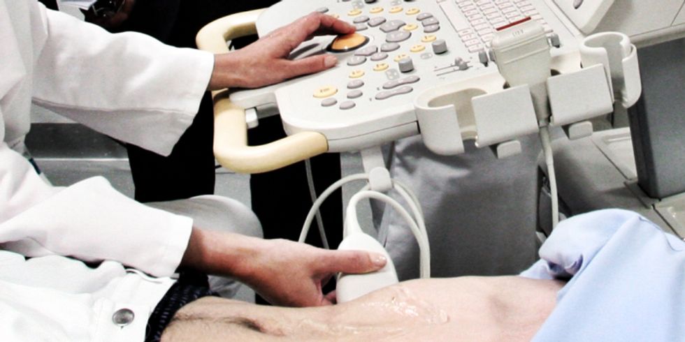 Untersuchung eines Patienten mit Ultraschall