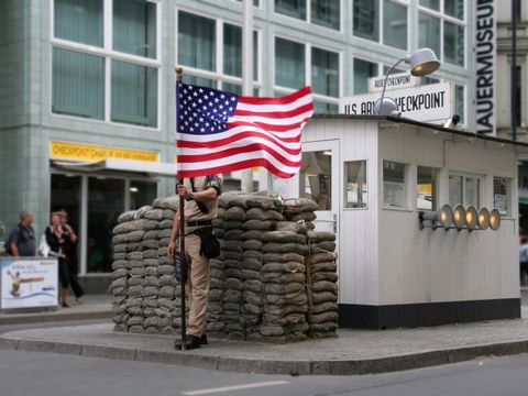 Bildvergrößerung: Checkpoint Charlie