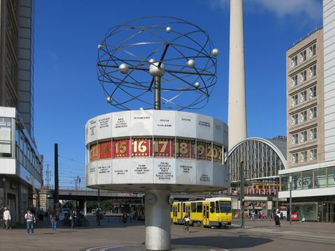 Weltzeituhr auf dem Alexanderplatz