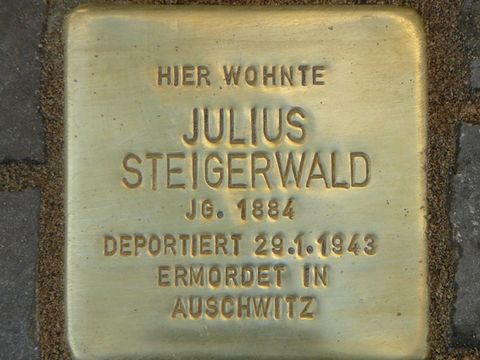 Stolperstein für Julius Steigerwald, 24.10.2008, Foto: Wolfgang Knoll