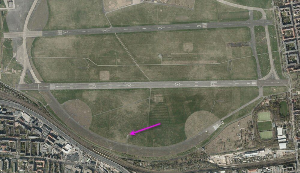 Photo 6.1: Location of the Berlin-Tempelhof station (see arrow mark). 
