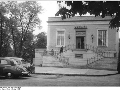 Der Vorplatz der Gaststätte Zenner im Jahr 1955
