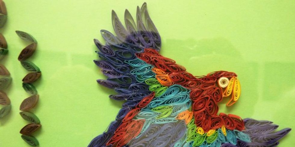 Quilling-Kunstwerk in Form eines Vogels