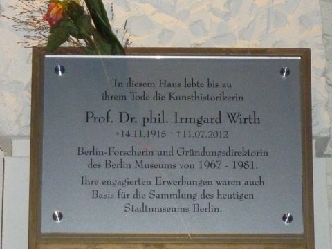 Gedenktafel für Irmgard Wirth, 18.11.2013, Foto: KHMM