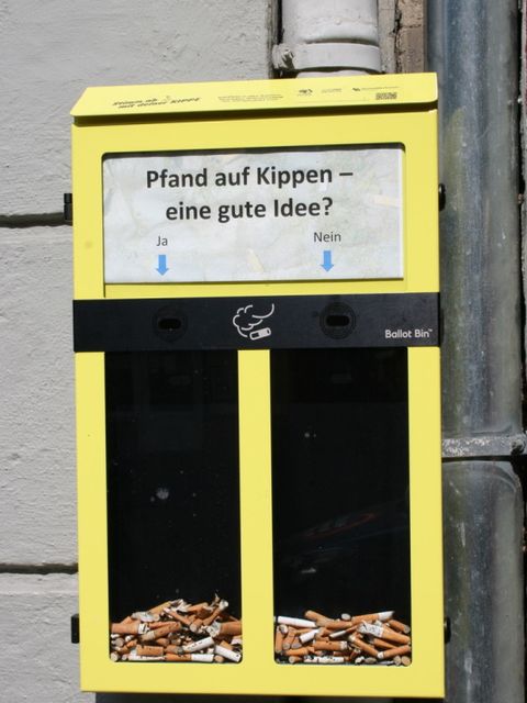 Soll zum Nachdenken anregen: Kippenbox vom Leon-Jessel-Platz