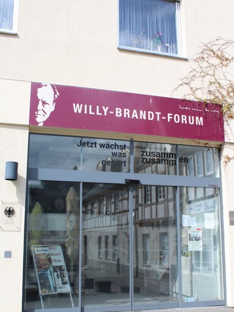 "Jetzt wächst zusammen, was zusammengehört": Willy-Brandt-Forum in Unkel 