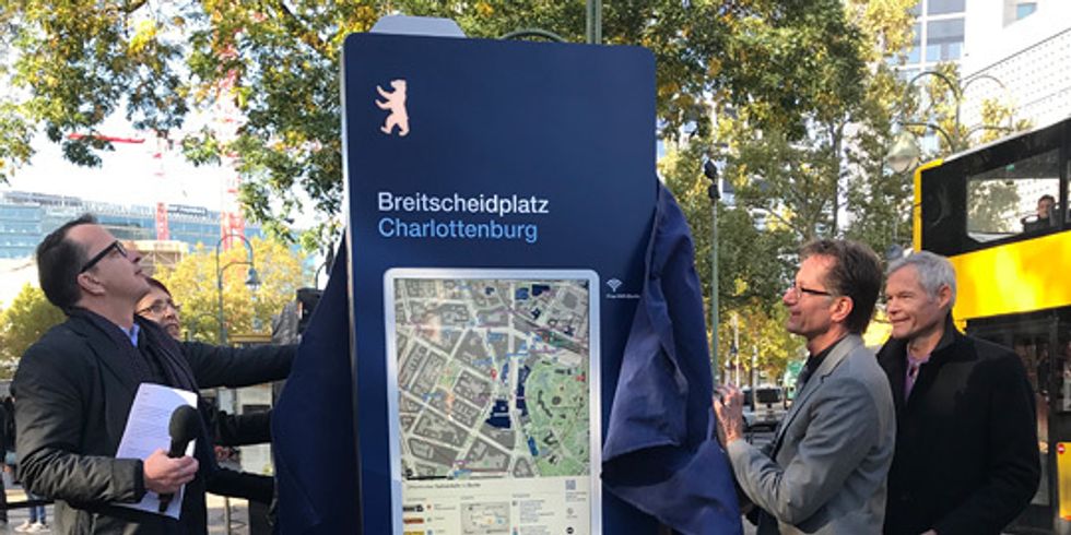 Start der Pilotphase: Neue Informationsstelen bieten bessere Orientierung für Tourist*innen und Berliner*innen
