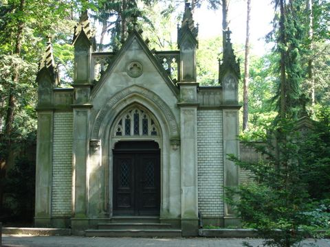 Ansicht des Zimmermann Mausoleums Friedhof in den Kisseln