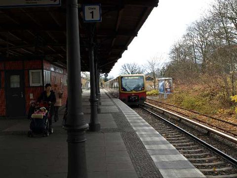 Ankunft am S-Bahnhof Zehlendorf