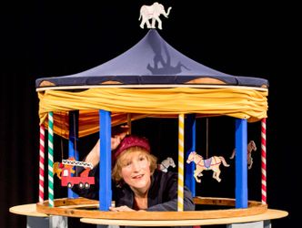 Das Karussell, Figurentheaterinszenierung, Theater Miamou