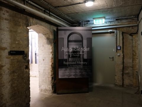 Bildvergrößerung: Hier sehen Sie ein Foto des Gedenkorts SA-Gefängnis Papestraße