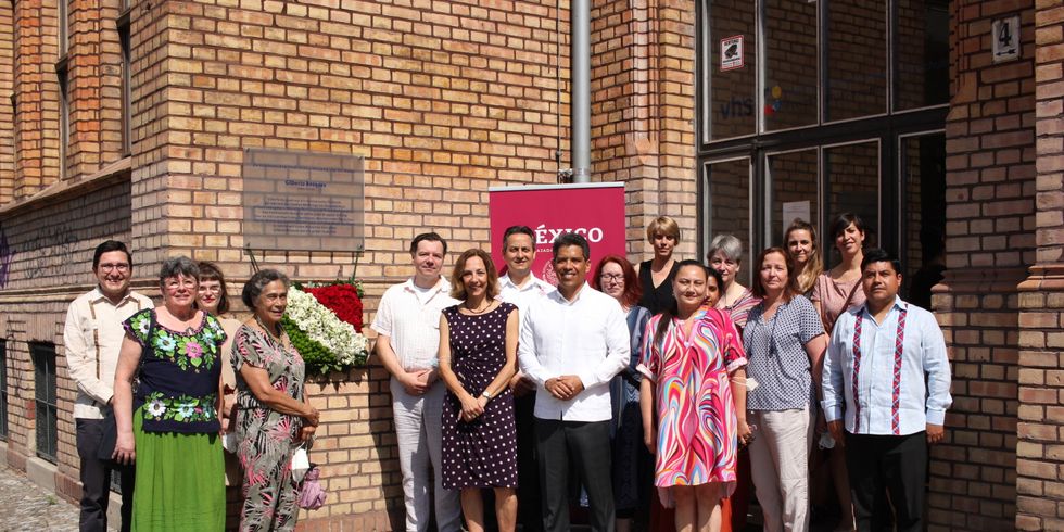 Botschaft von Mexiko gedenkt des 130. Jahrestages der Geburt von Gilberto Bosques an der Volkshochschule Friedrichshain-Kreuzberg