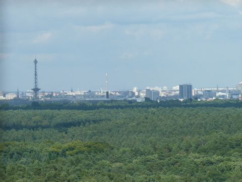 Blick vom Grunewaldturm zum Funkturm, 14.7.2012, Foto: KHMM