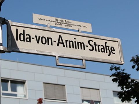 Straßenschild Ida-von-Arnim-Straße