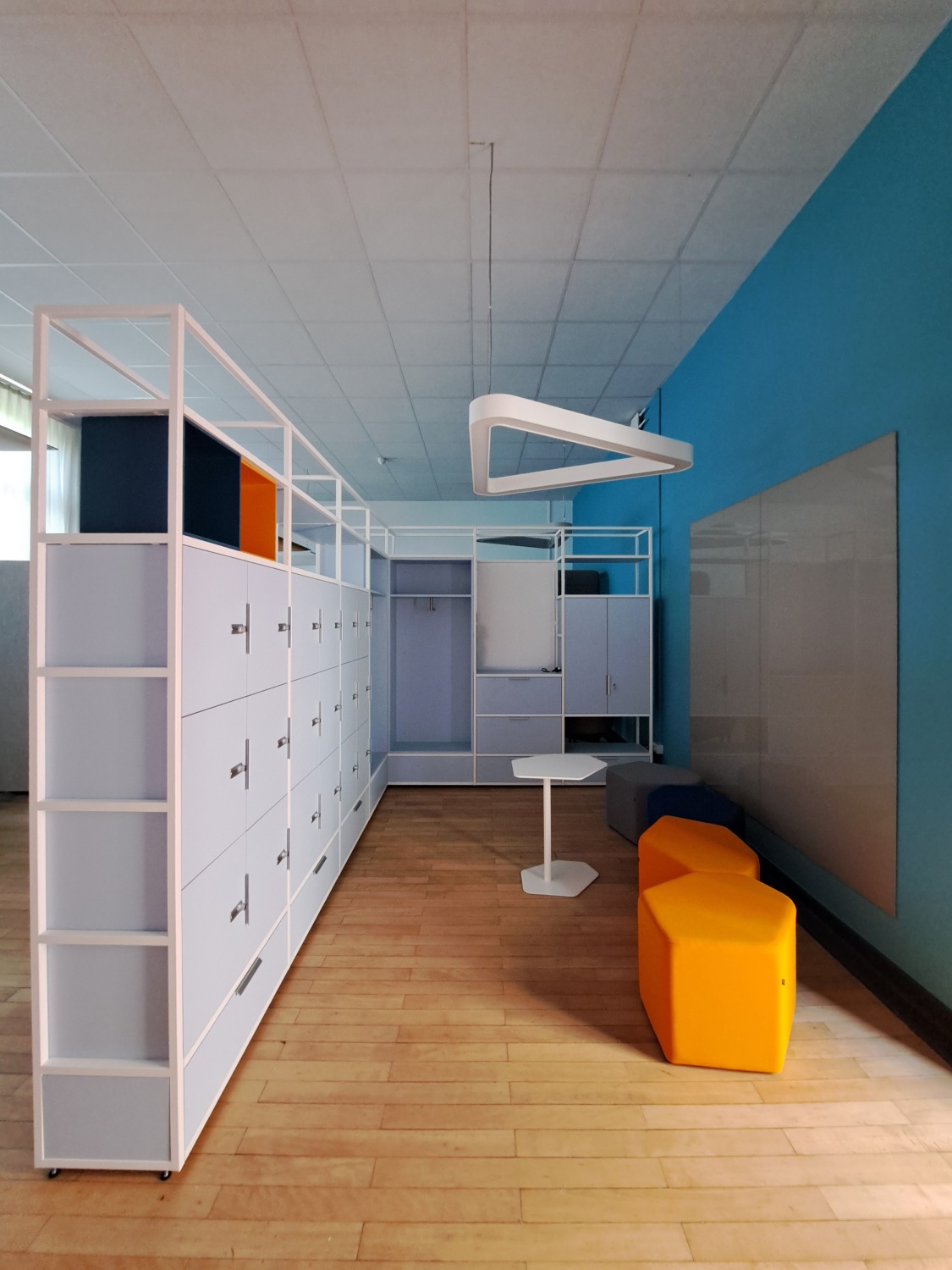 Einblick in das Großraumbüro der Internen Beratung, Blick vom Eingang