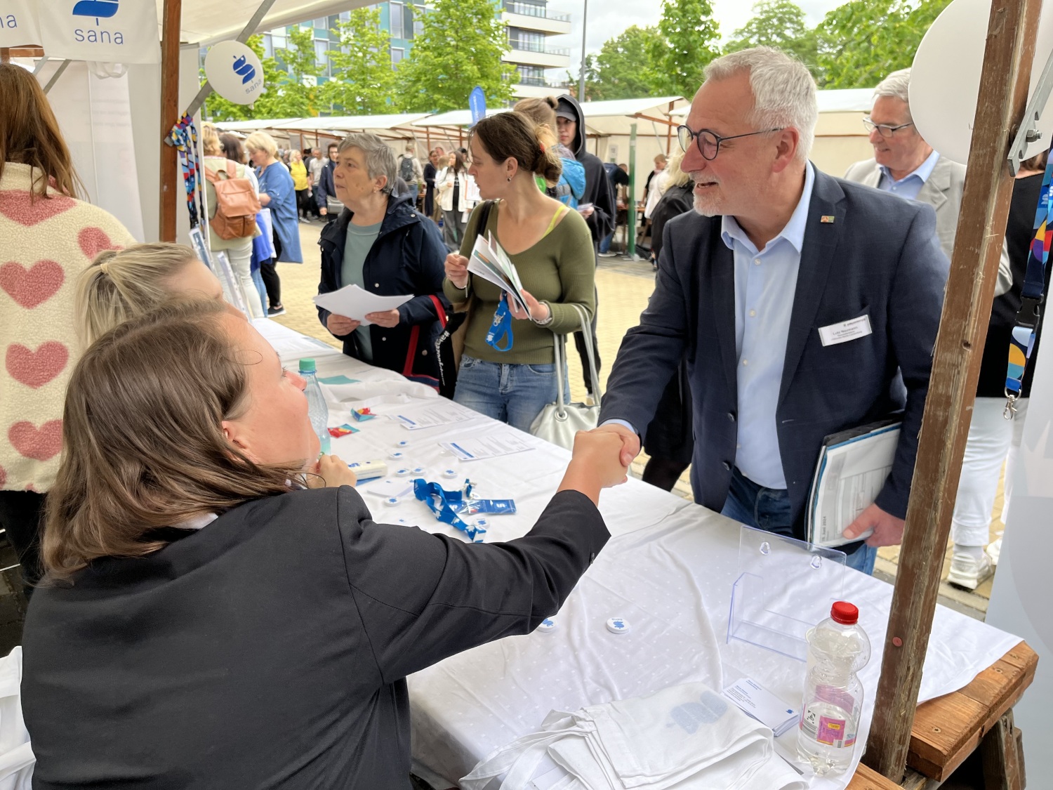 2406 MdM GF am Stand Sana Klinikum