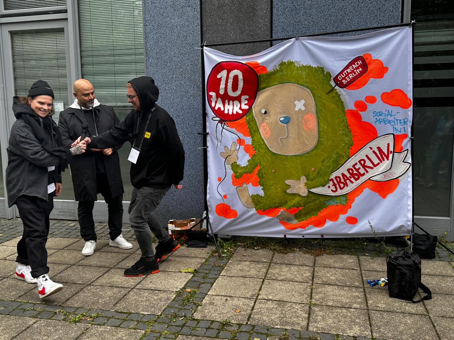 outreach gGmbH - Graffiti für das 10-jährige Jubiläum