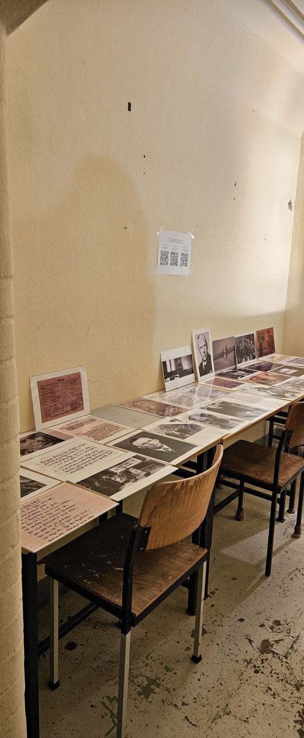 Bonhoeffer, Ausstellungsstücke Haftraum TA III