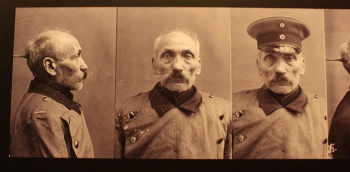 Fotos aus der Personenbeschreibung in der Strafvollzugsakte von Wilhelm Voigt