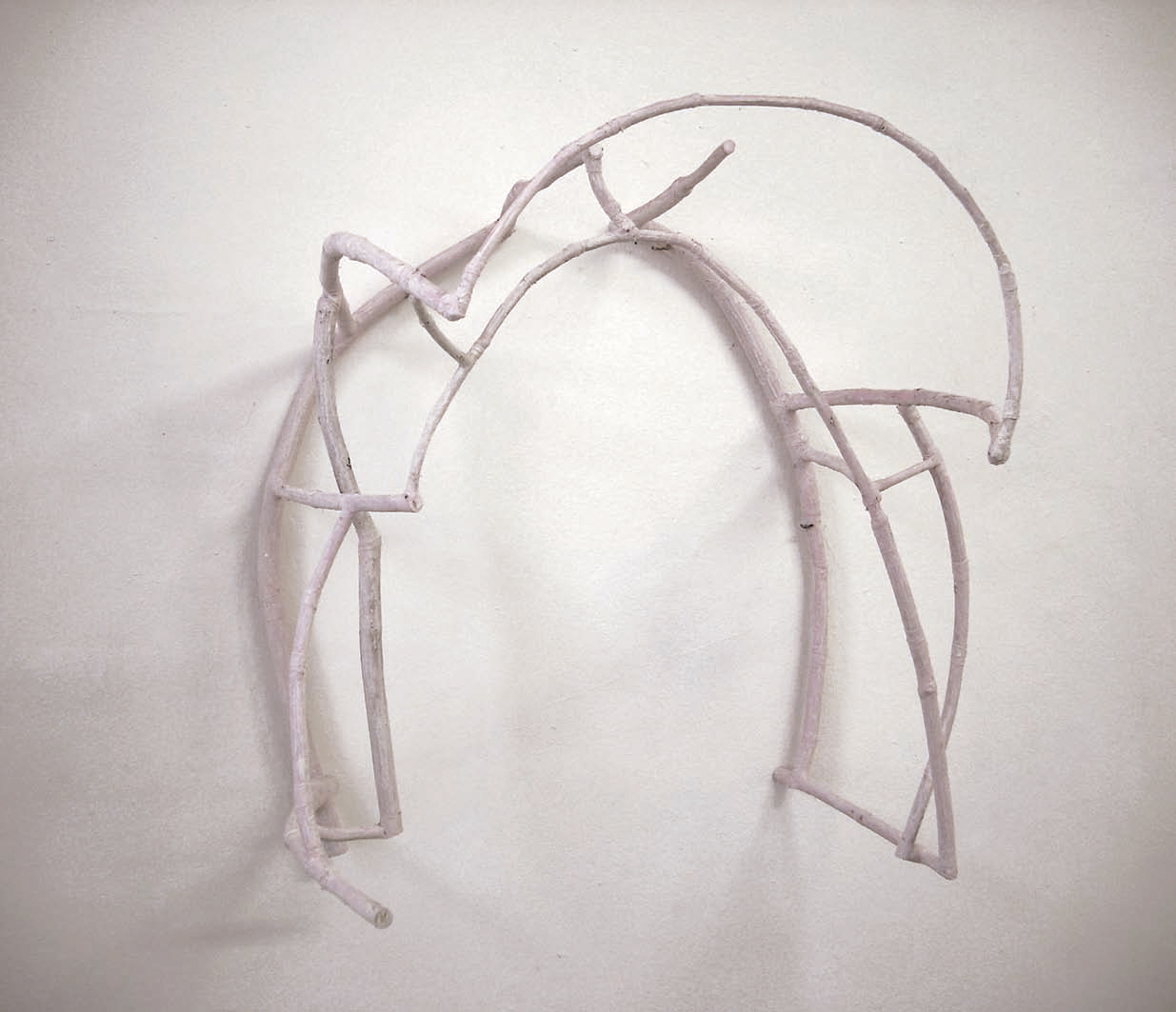 Ev Pommer: Arena II, 2007, Holz, 63 x 65 x 42 cm