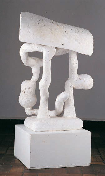 Henry Stöcker: Aufgerichtet, 2006, Gips und Metall, 110 x 90 x 60 cm
