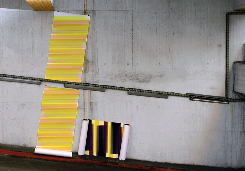 Neigung 13% (gelbviolett) · 2010, Öl auf Papier · 2 Bahnen je 110 x 515 cm · Parkhaus Projects, Berlin