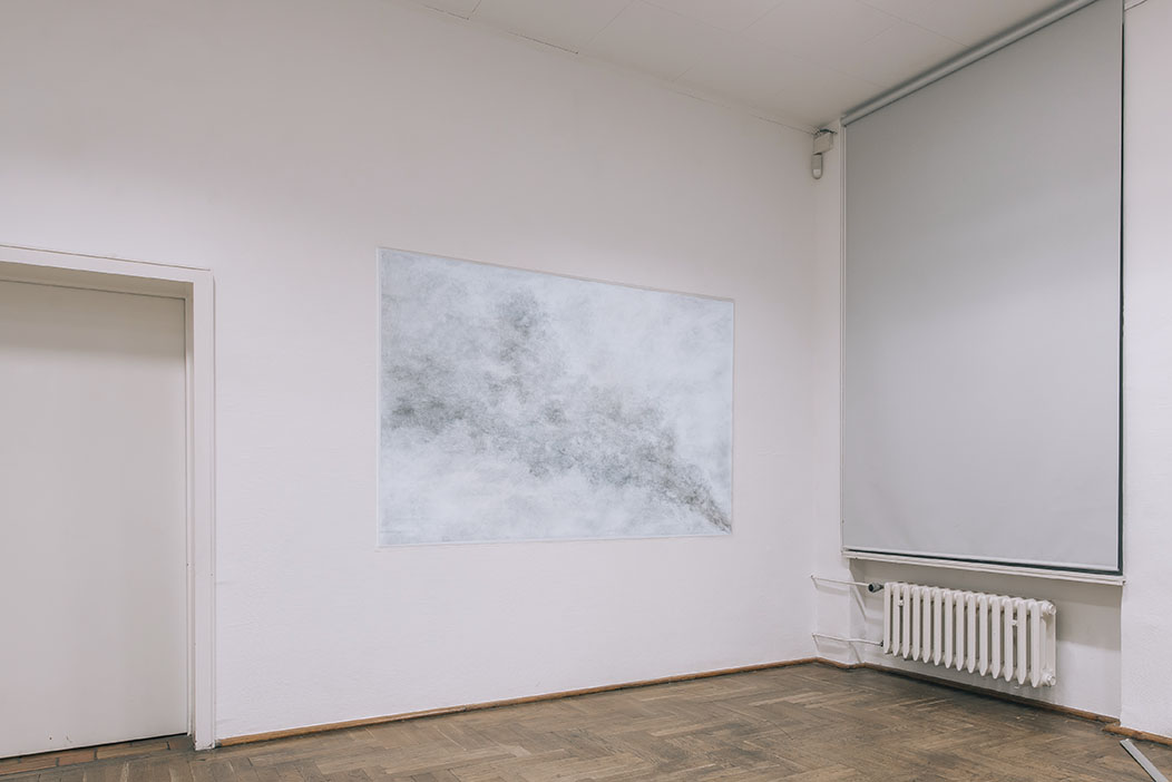 Alexandra Wolframm: Cloud Project (Kraftwerk Mitte), Graphit und Kohle auf Leinwand, 2020