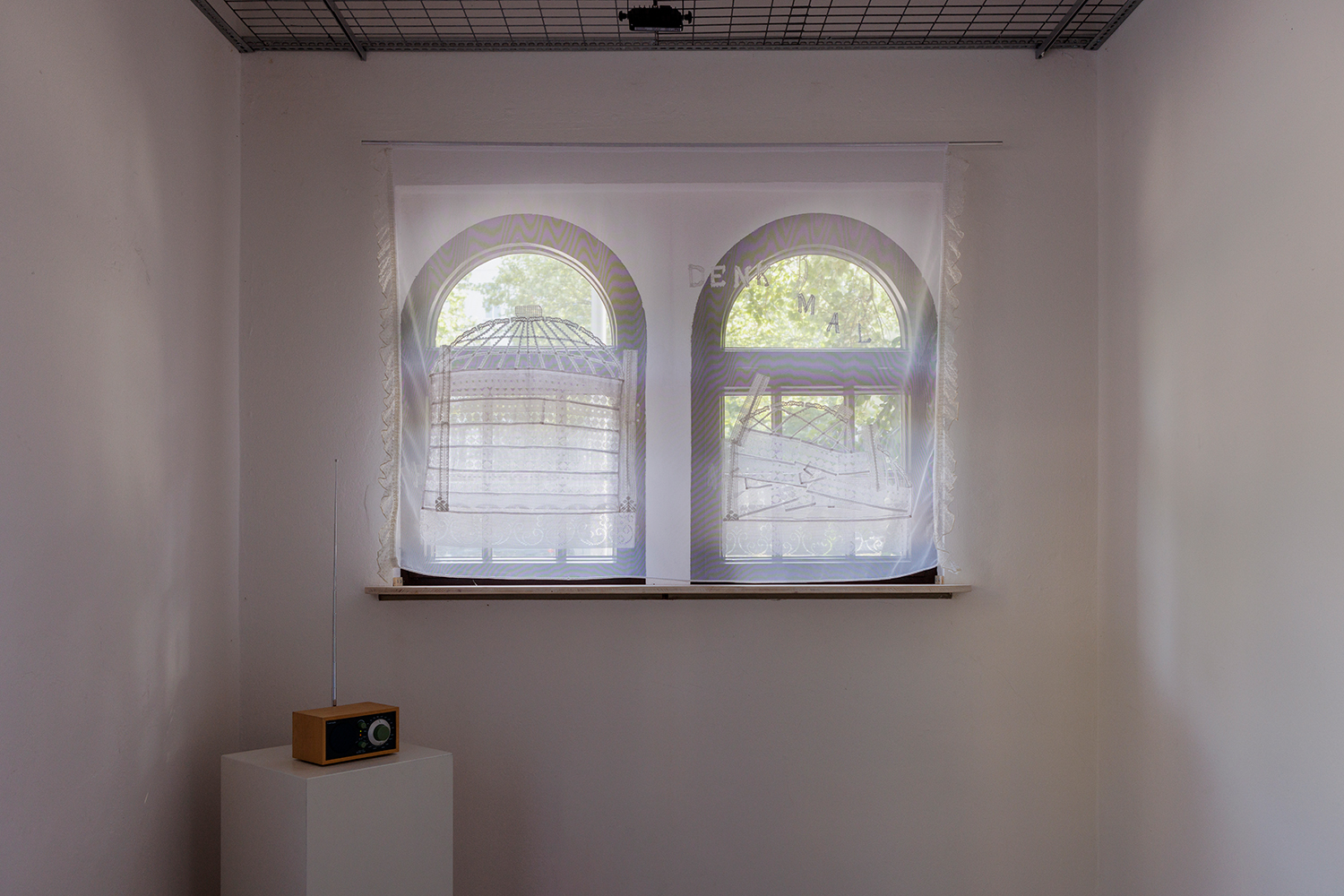 Domesticity II – Victoria Sarangova: »Spitzen Rauschen« | Bild 1