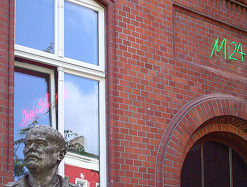 Kunstwettbewerb, 2008, JFE Mühlenstrasse, m24 mit Büste