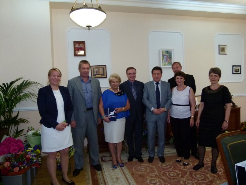 Empfang durch Minister Vladimir Petrosyan (5. von links): Gruppenbild