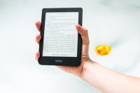 E-Book-Reader in Badewanne