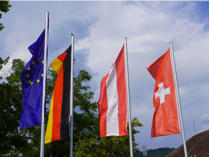Flaggen Deutschland, Österreich, Schweiz