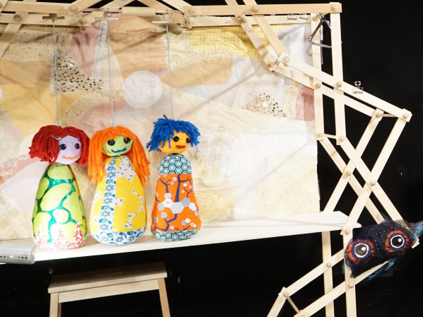bunte Puppen mit Wollhaaren